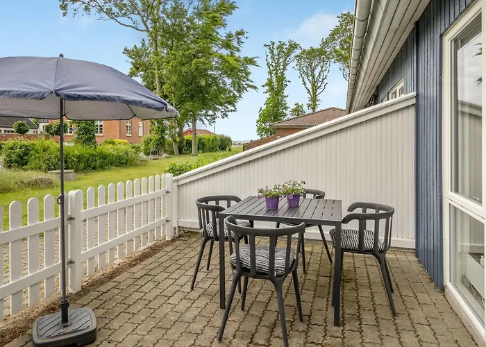 Ala - 80m From The Sea By Interhome